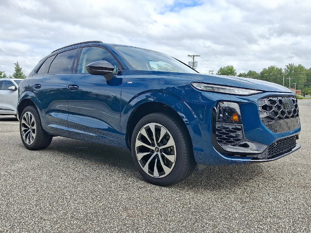 New 2026 Audi Q3 quattro 2.0T AWD/4WD image 2