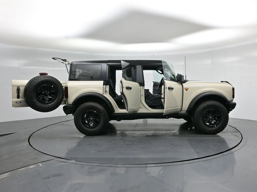 New 2026 Ford Bronco Badlands AWD/4WD image 4