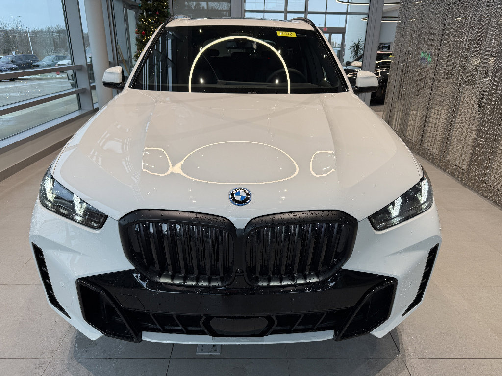 New 2026 BMW X5 xDrive50e w/ M Sport Package image 2