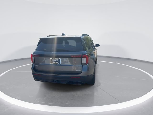 Used 2025 Ford Explorer ST-Line w/ ST-Line Street Pack AWD/4WD image 7