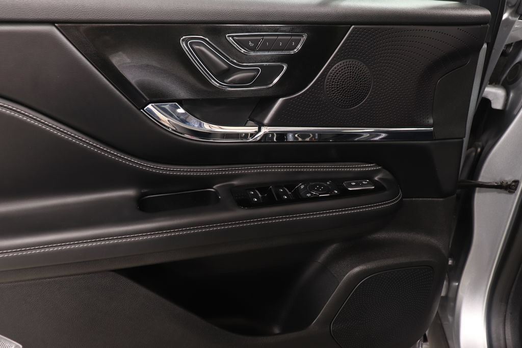 Used 2024 Lincoln Corsair Grand Touring AWD/4WD image 23
