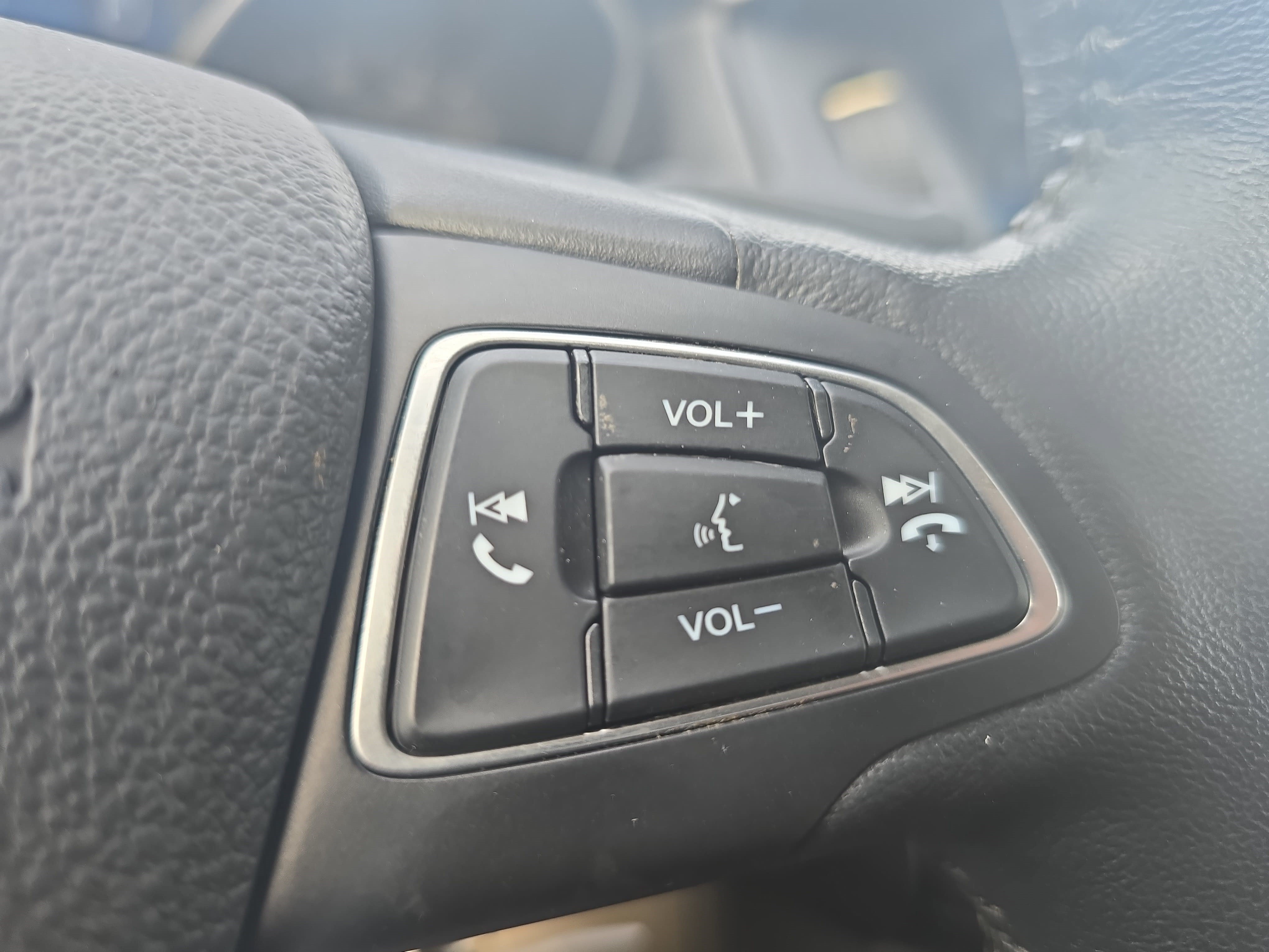 Used 2016 Ford Focus SE w/ Equipment Group 201A FWD image 17