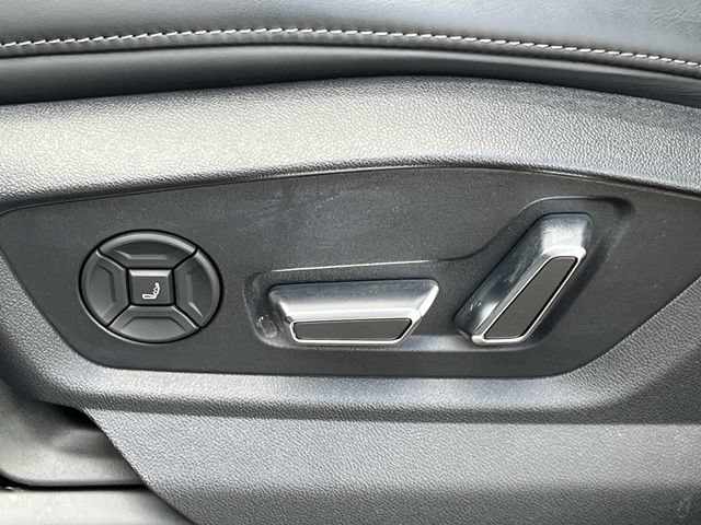 Used 2023 Audi SQ7 Prestige AWD/4WD image 33