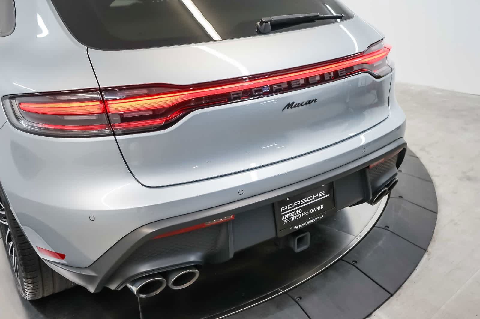 Certified 2024 Porsche Macan AWD/4WD image 12