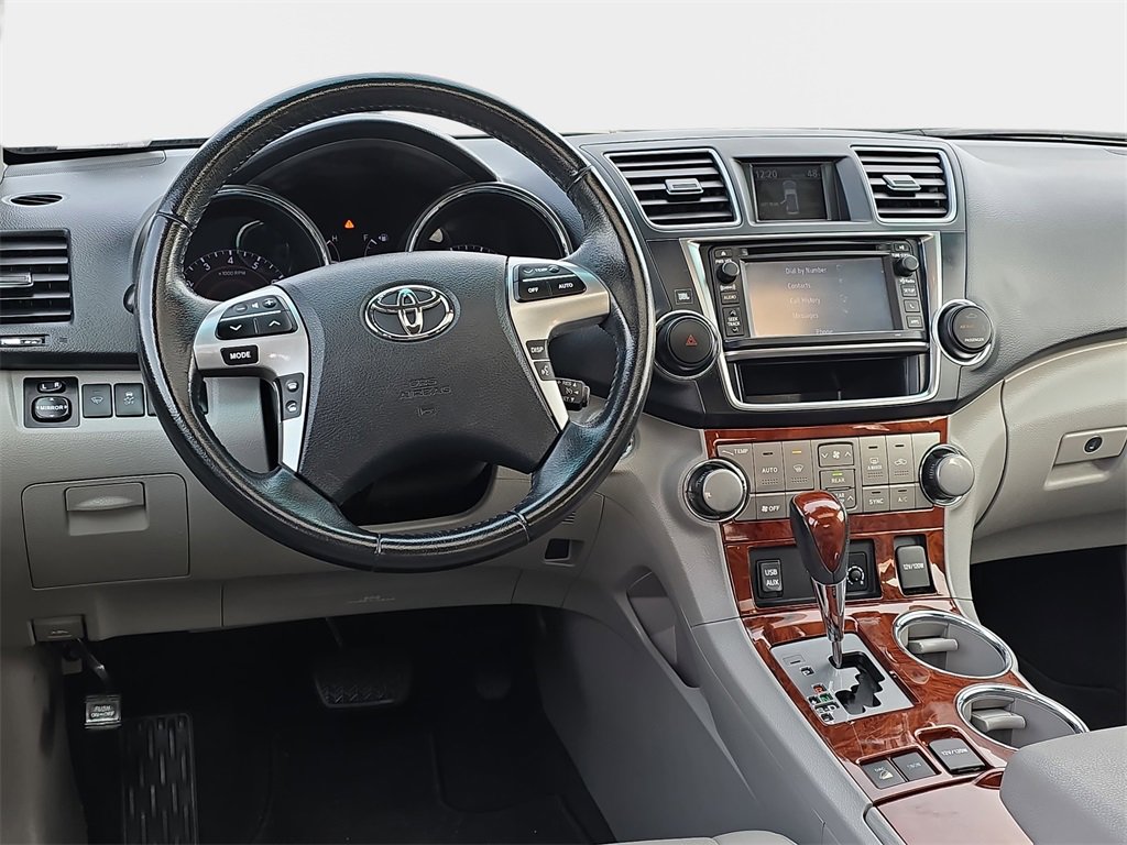Used 2013 Toyota Highlander Limited image 17