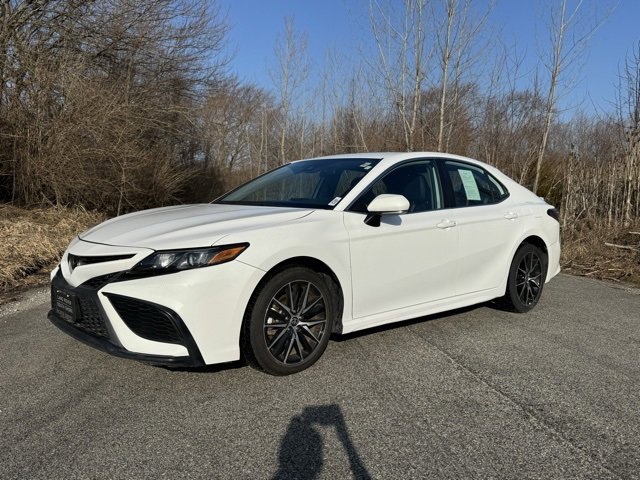 Used 2024 Toyota Camry SE