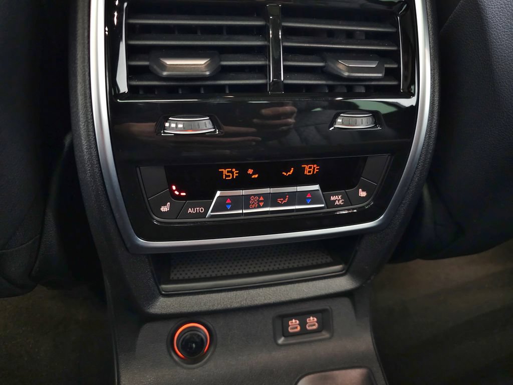 Used 2026 BMW X7 M60i AWD/4WD image 43