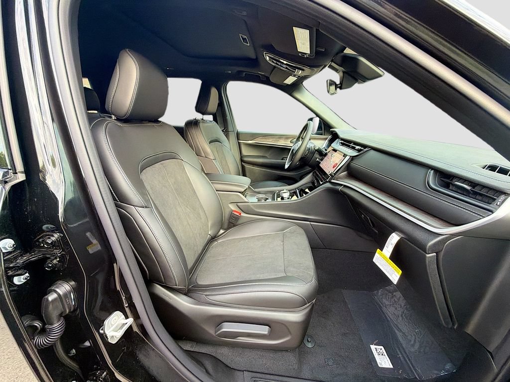 New 2026 Jeep Grand Cherokee L 4WD image 15