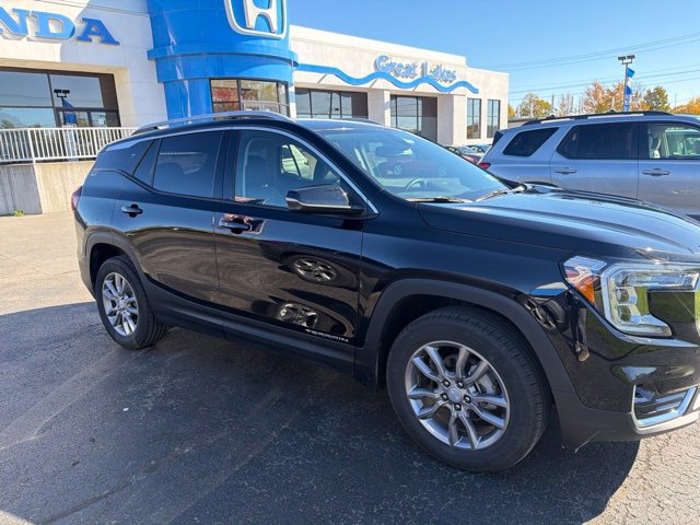 Used 2024 GMC Terrain SLT