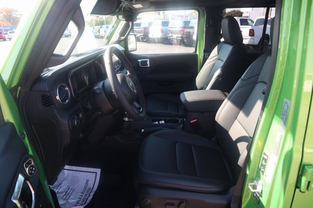 New 2025 Jeep Gladiator Sport image 5