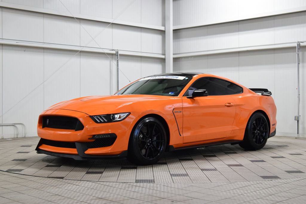 Used 2020 Ford Mustang Shelby GT350 w/ Technology Package RWD image 3