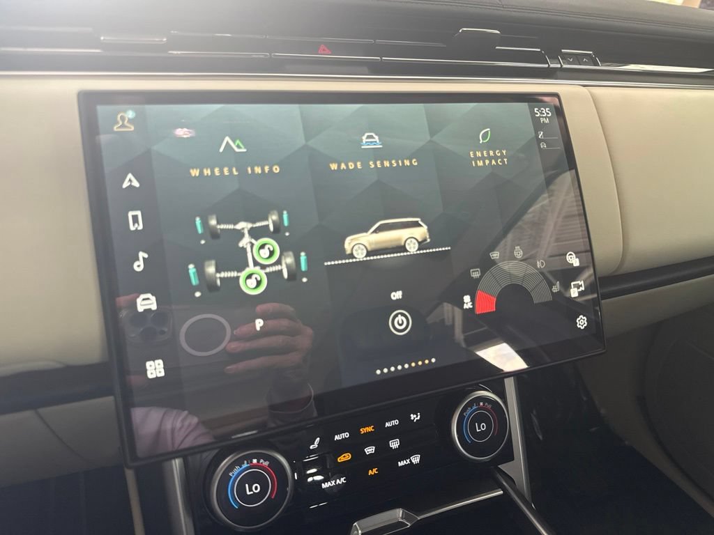 Used 2023 Land Rover Range Rover SE AWD/4WD image 19