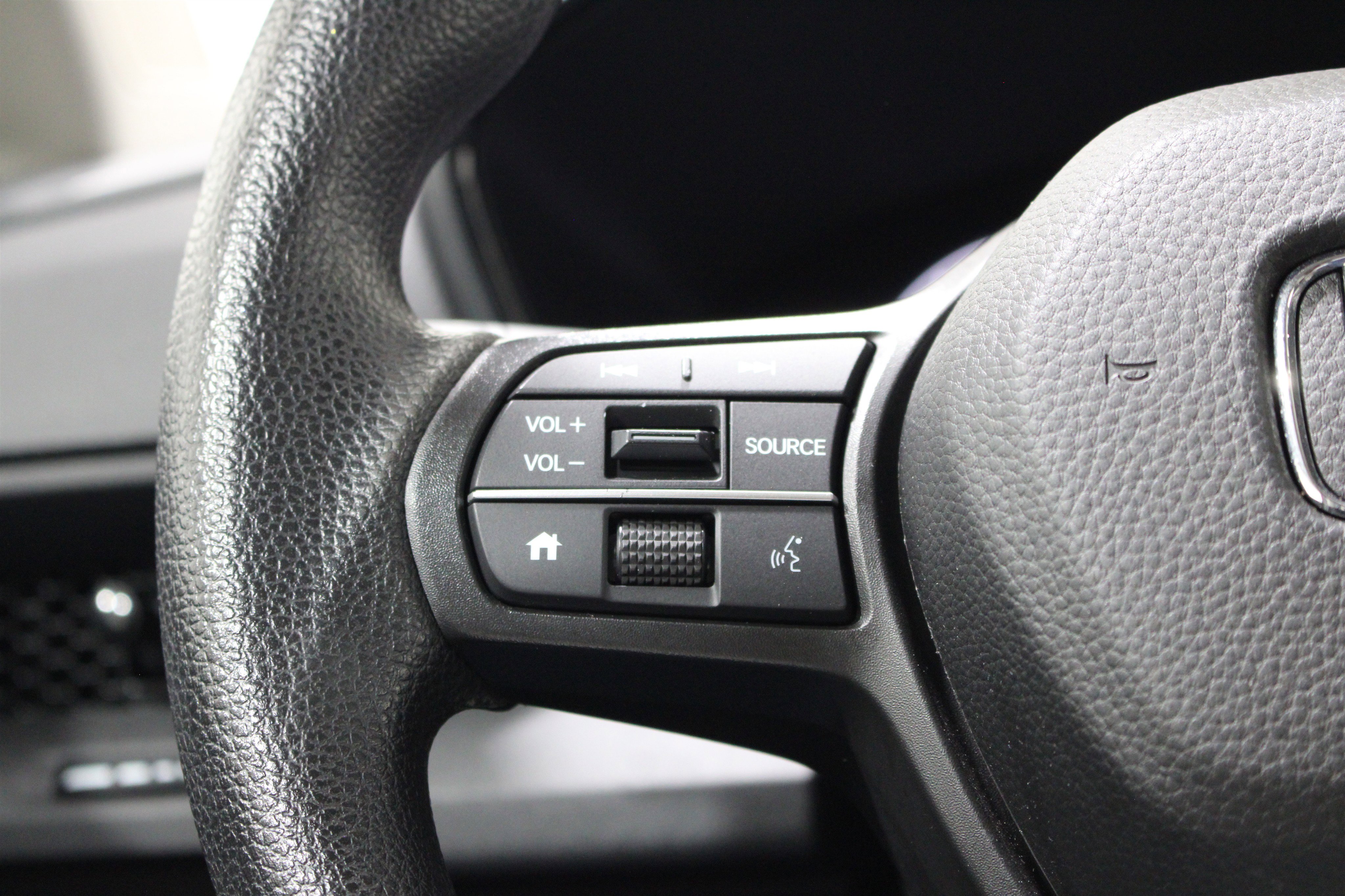 Used 2025 Honda CR-V EX image 10