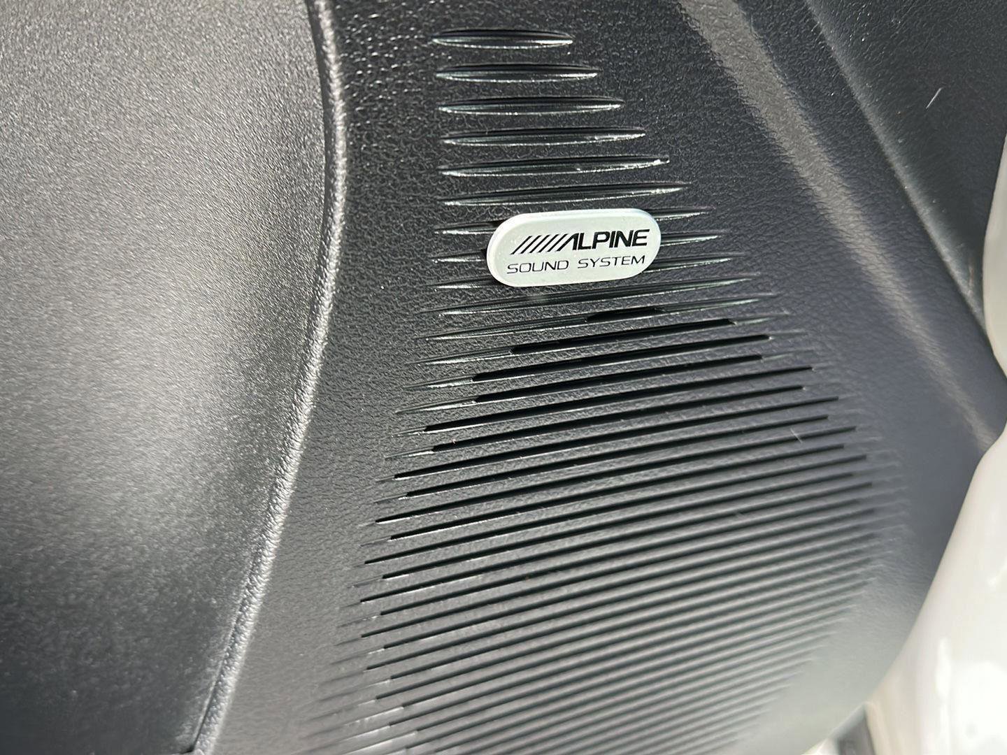 Used 2023 Dodge Challenger SXT w/ Plus Package image 8