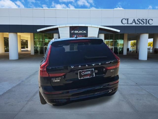 Used 2022 Volvo XC60 B5 Momentum w/ Climate Package image 8