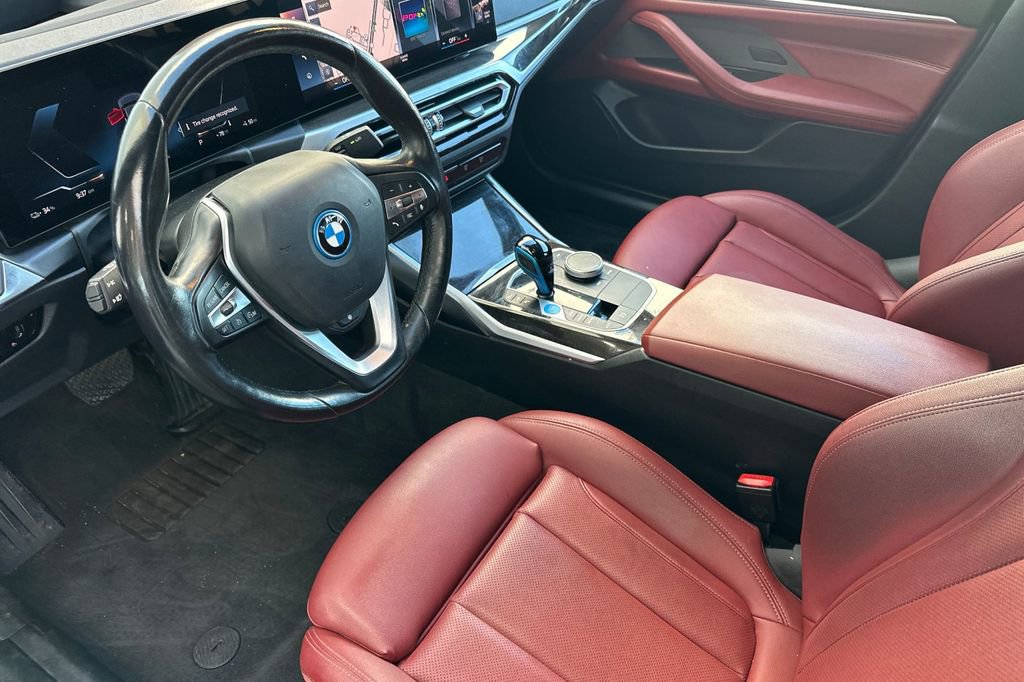 Used 2023 BMW i4 eDrive35 w/ Premium Package image 9