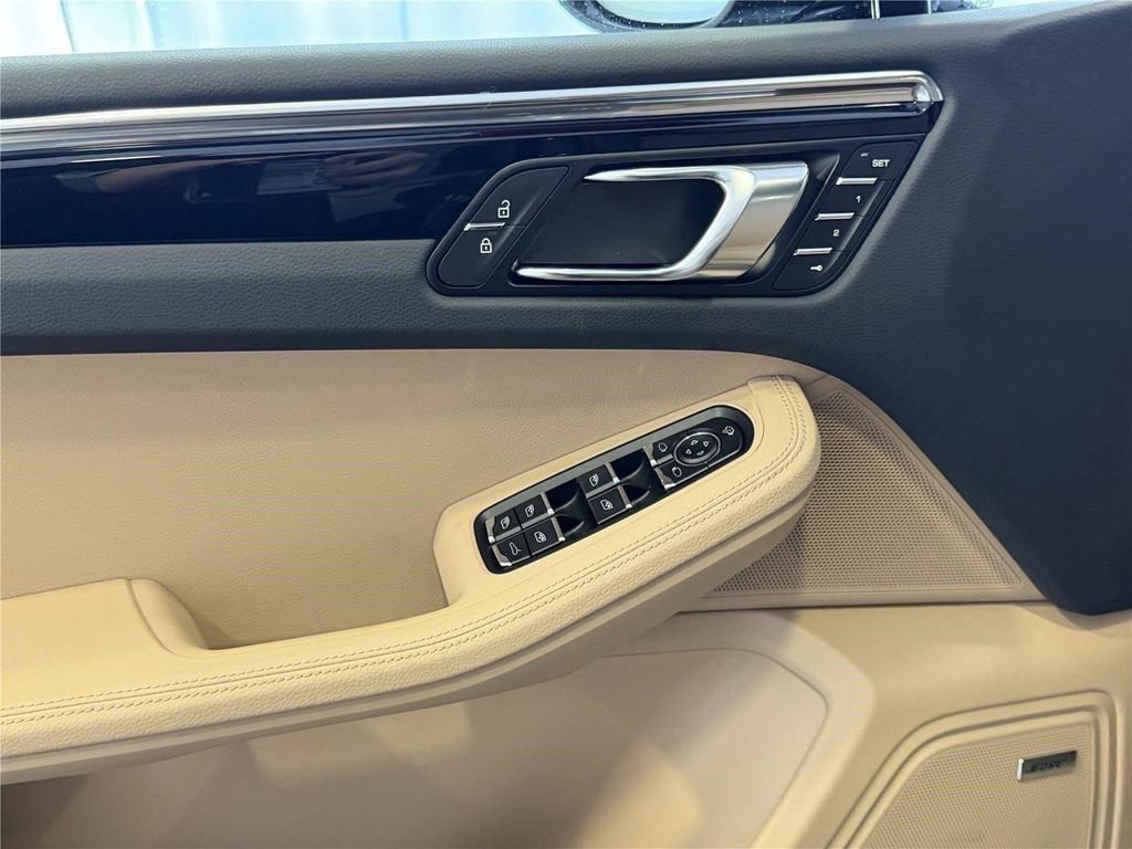 New 2026 Porsche Macan AWD/4WD image 14