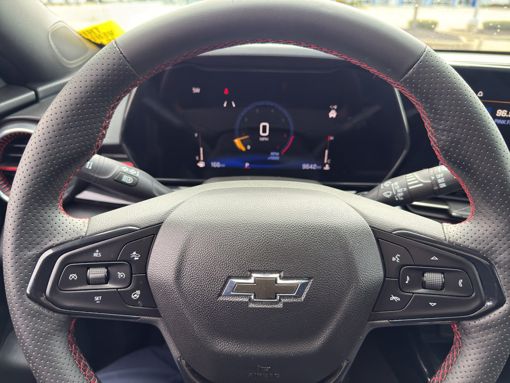 Used 2025 Chevrolet Trax RS w/ Sunroof Package FWD image 15