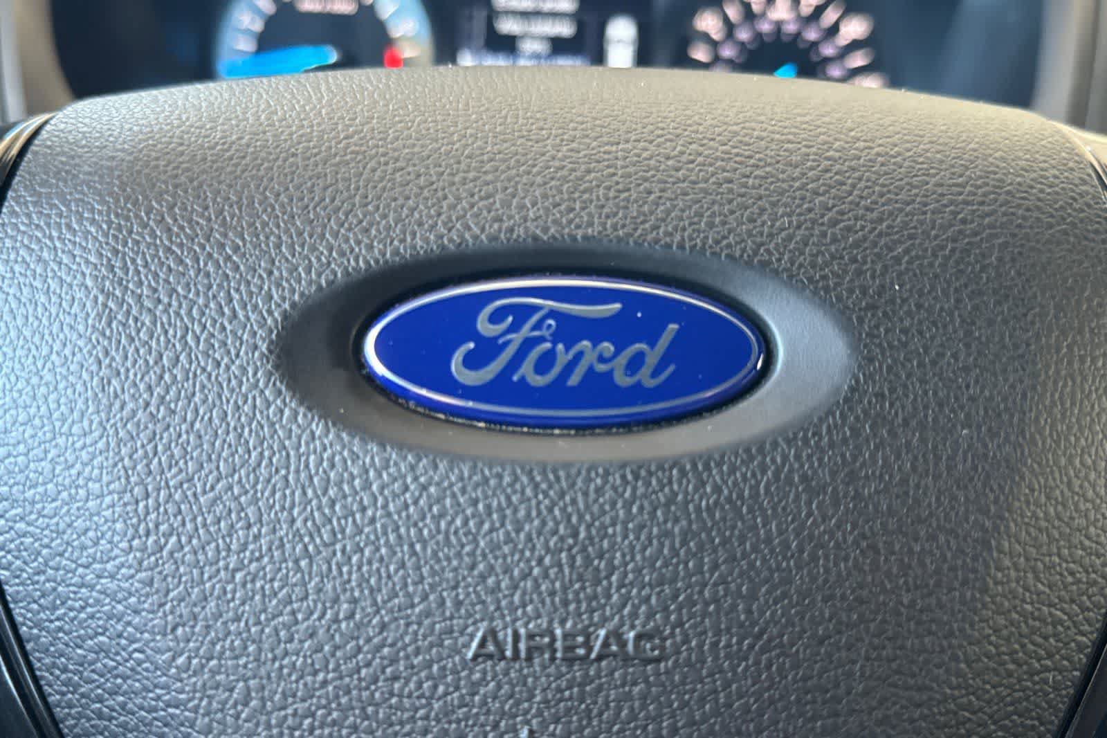 Used 2018 Ford Explorer XLT FWD image 28