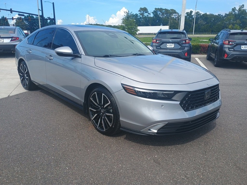 Used 2023 Honda Accord Touring image 3