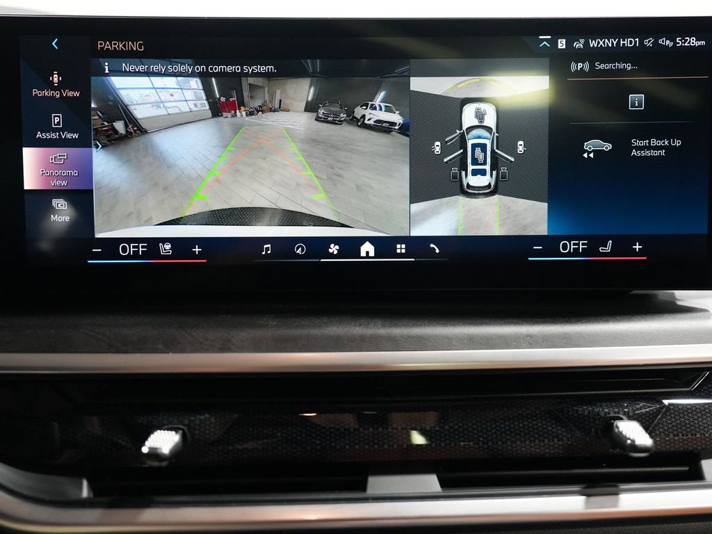 Used 2024 BMW X7 xDrive40i AWD/4WD image 20
