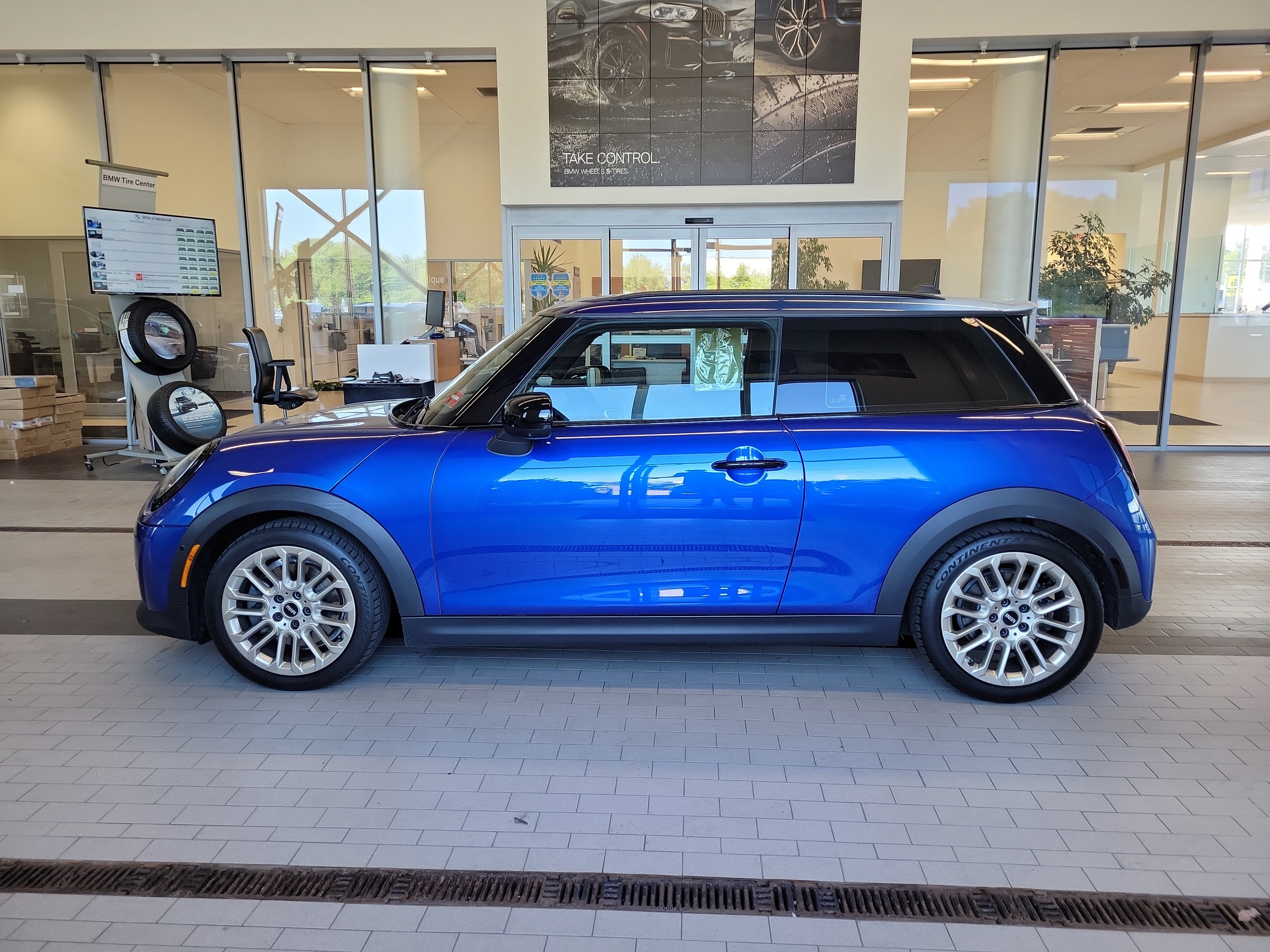 Used 2025 MINI Cooper S FWD image 8
