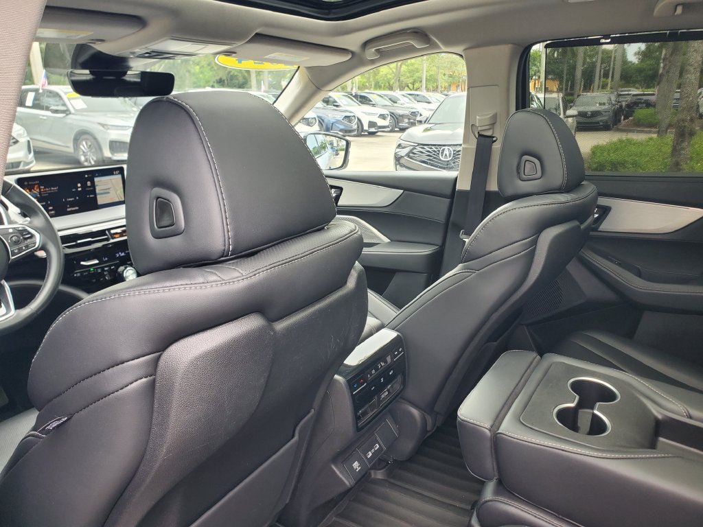 Used 2024 Acura MDX w/ Technology Package FWD image 11