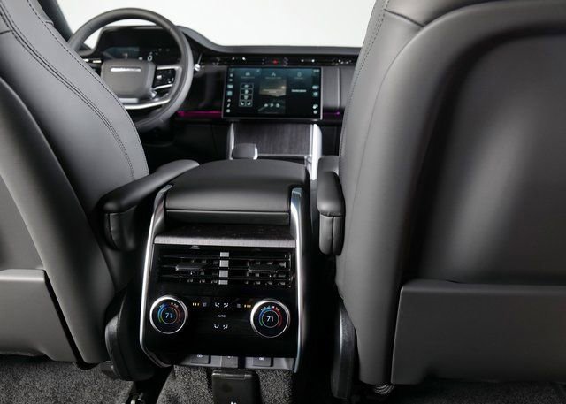 New 2025 Land Rover Range Rover SE image 18