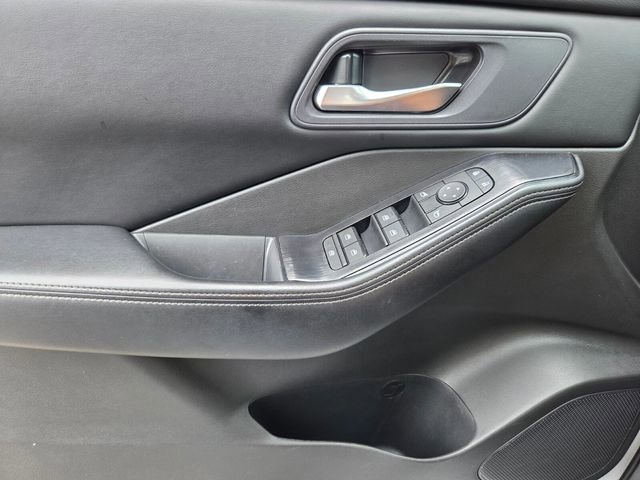 Used 2024 Nissan Rogue SV FWD image 31