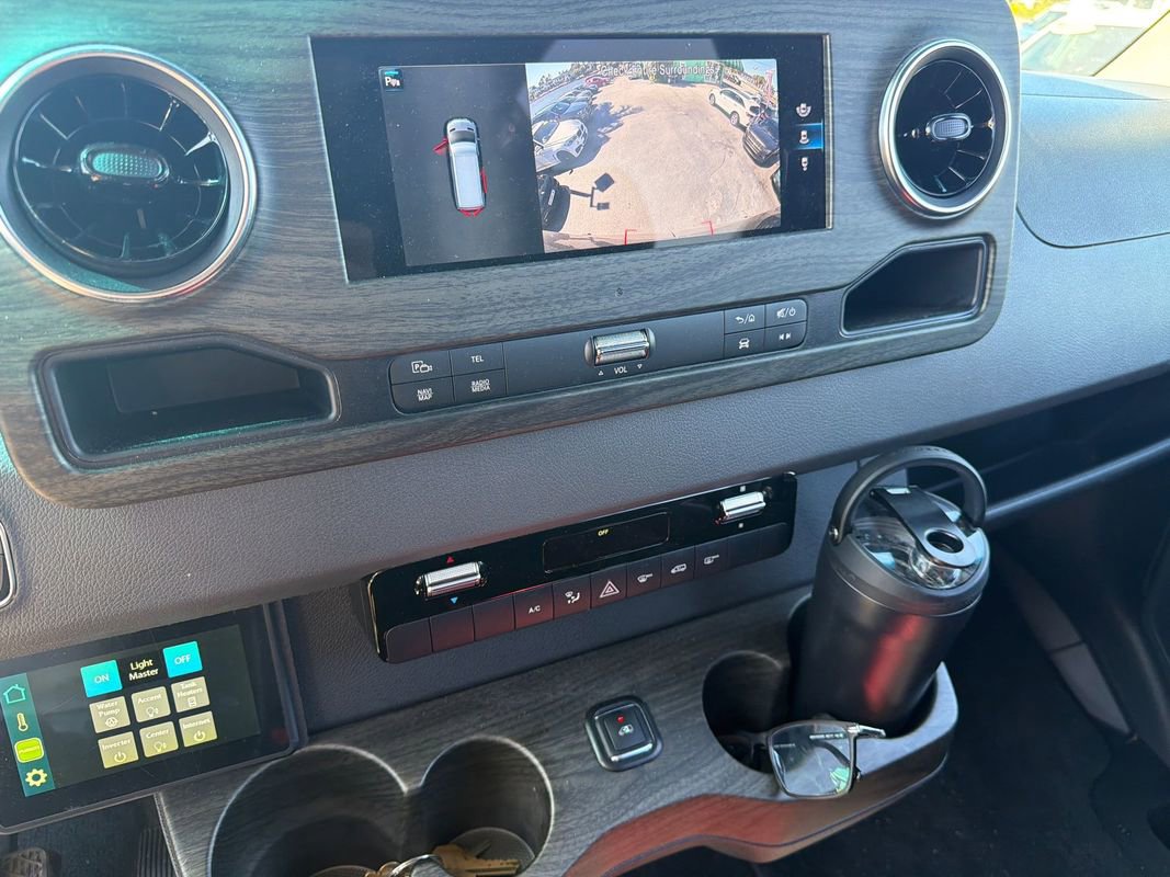 Used 2023 Mercedes-Benz Sprinter 3500 image 18