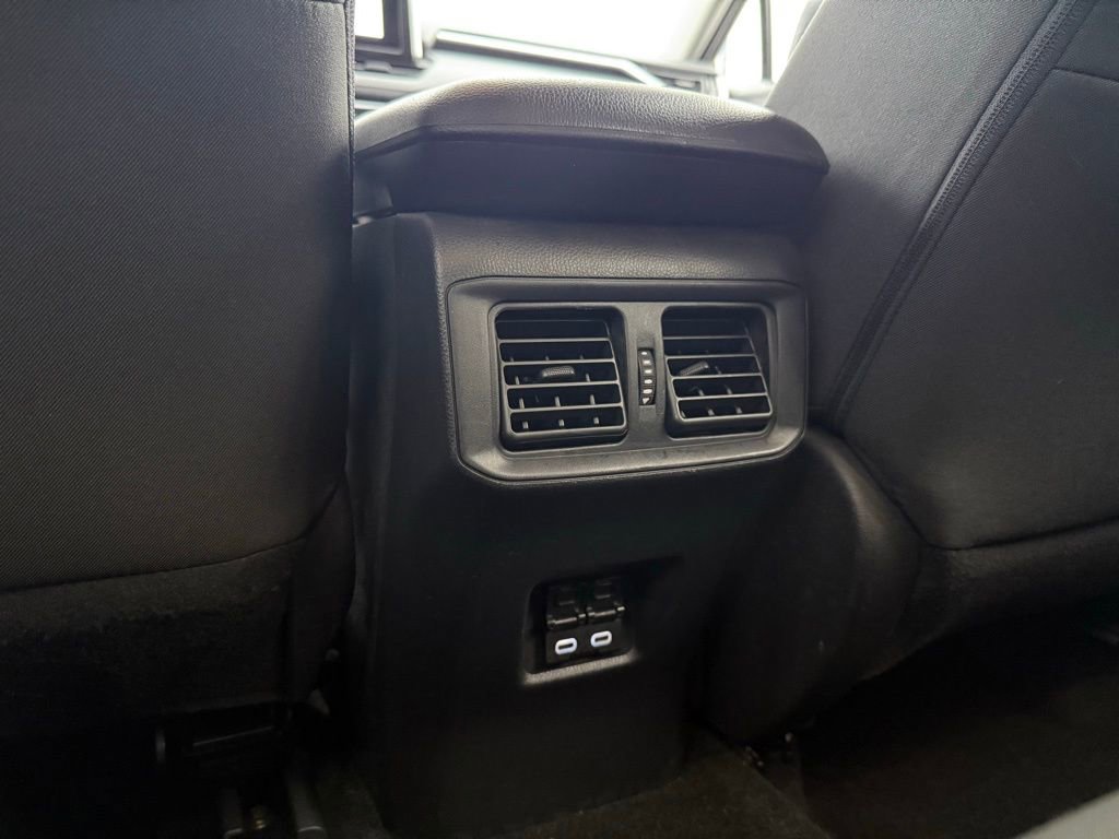 Used 2025 Toyota RAV4 XLE image 26
