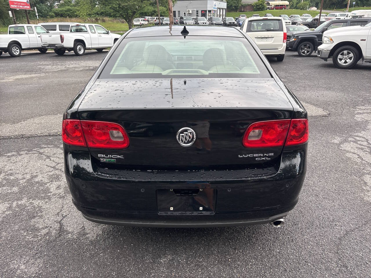 Used 2011 Buick Lucerne CXL FWD image 12