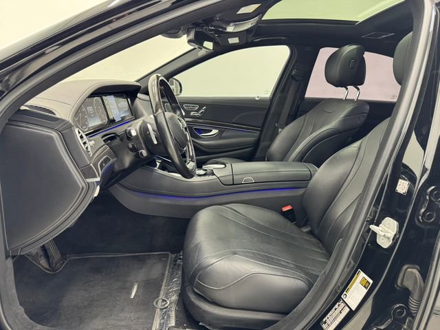 Used 2017 Mercedes-Benz S 550 Sedan image 17