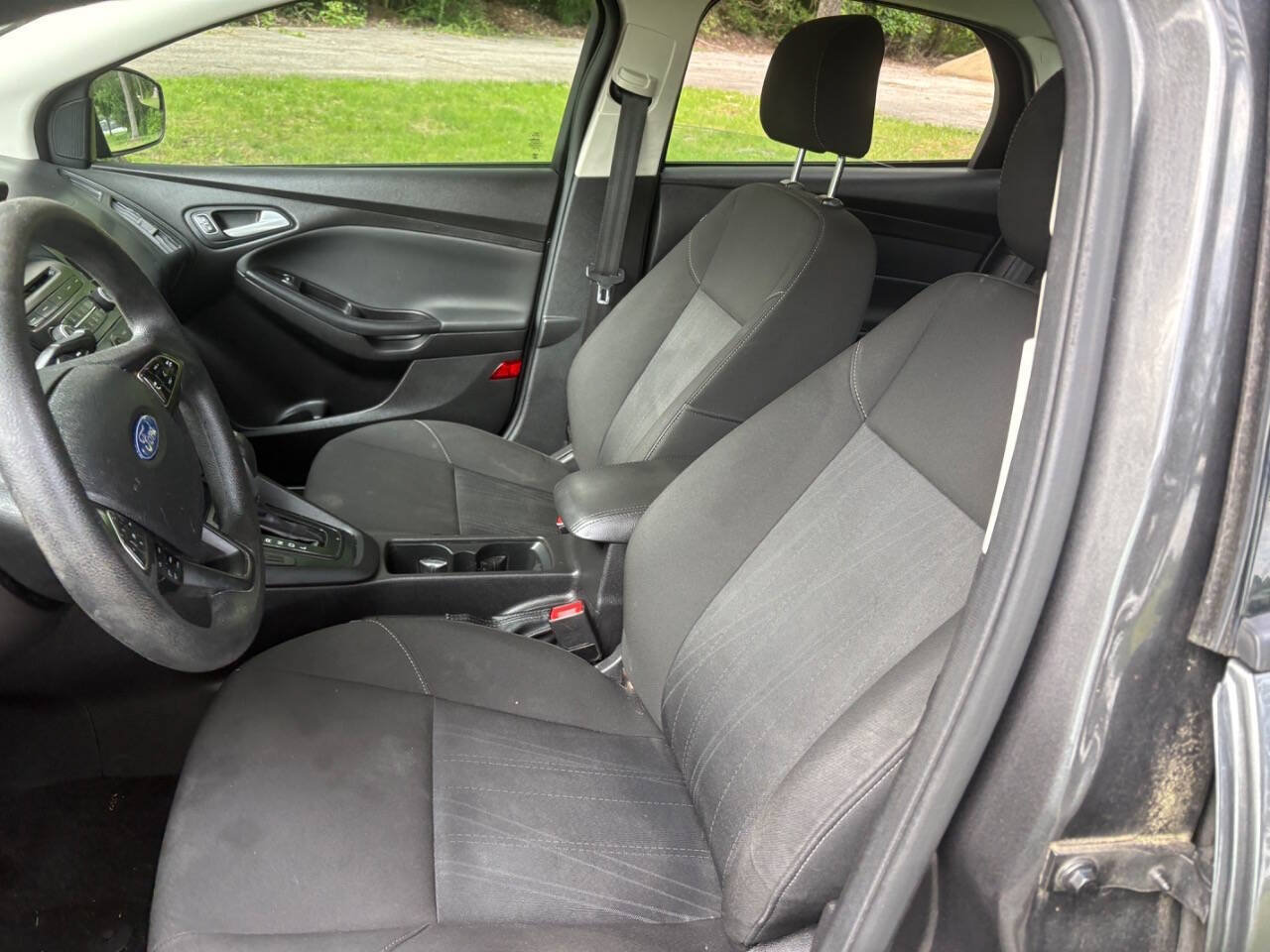 Used 2015 Ford Focus SE FWD image 20