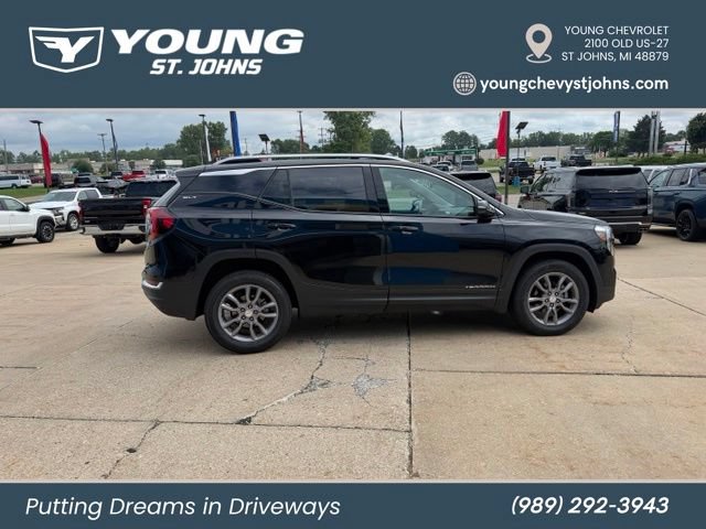 Used 2024 GMC Terrain SLT w/ LPO, Floor Liner Package AWD/4WD image 8