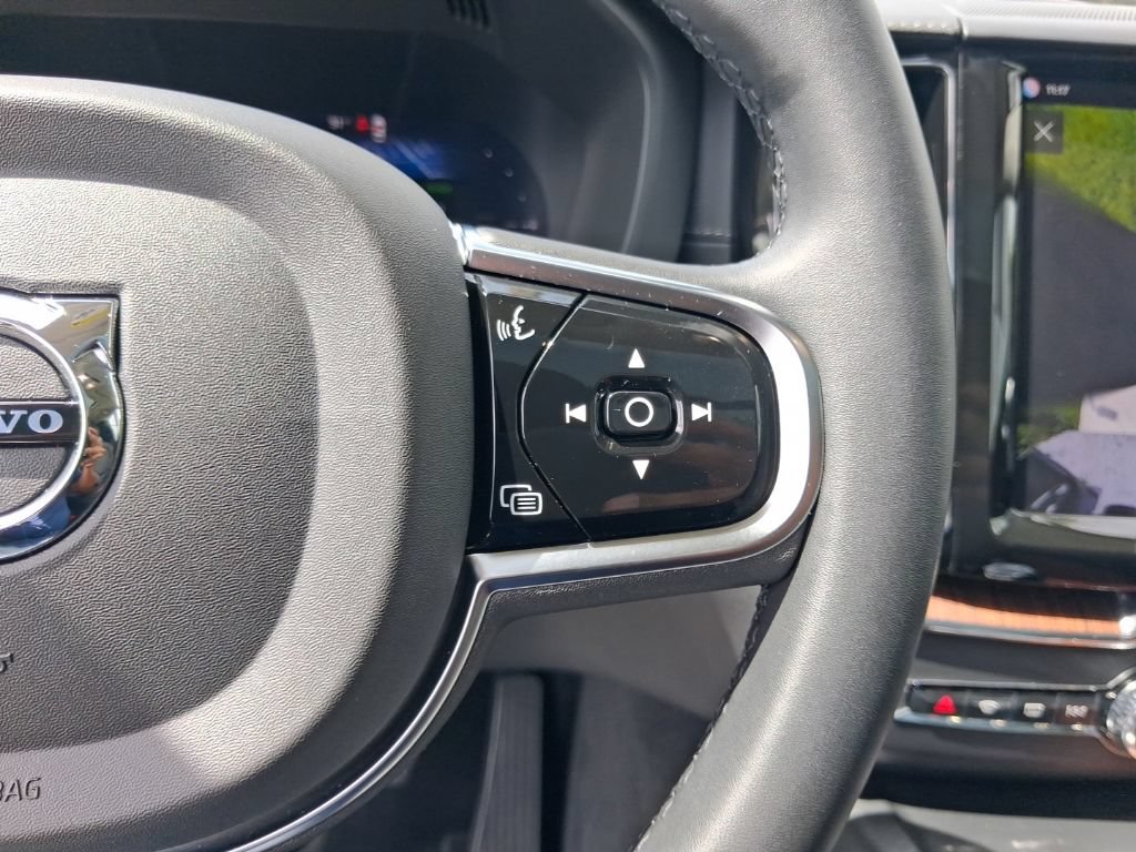 Certified 2024 Volvo XC60 T8 Ultimate AWD/4WD image 19