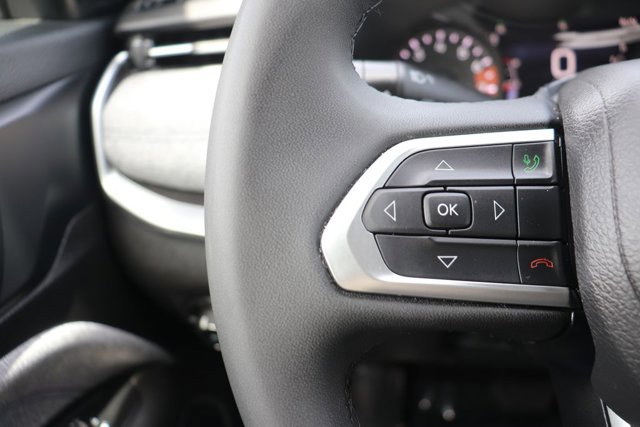 Used 2025 Jeep Compass Latitude image 20