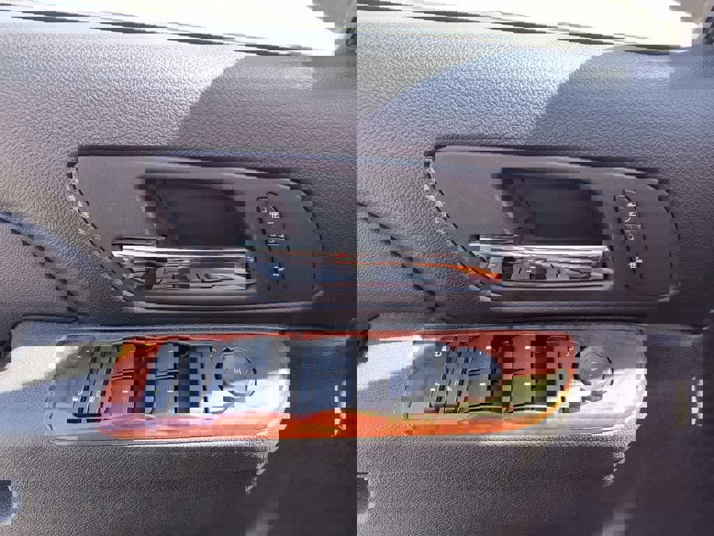 Used 2013 Chevrolet Tahoe LT AWD/4WD image 13