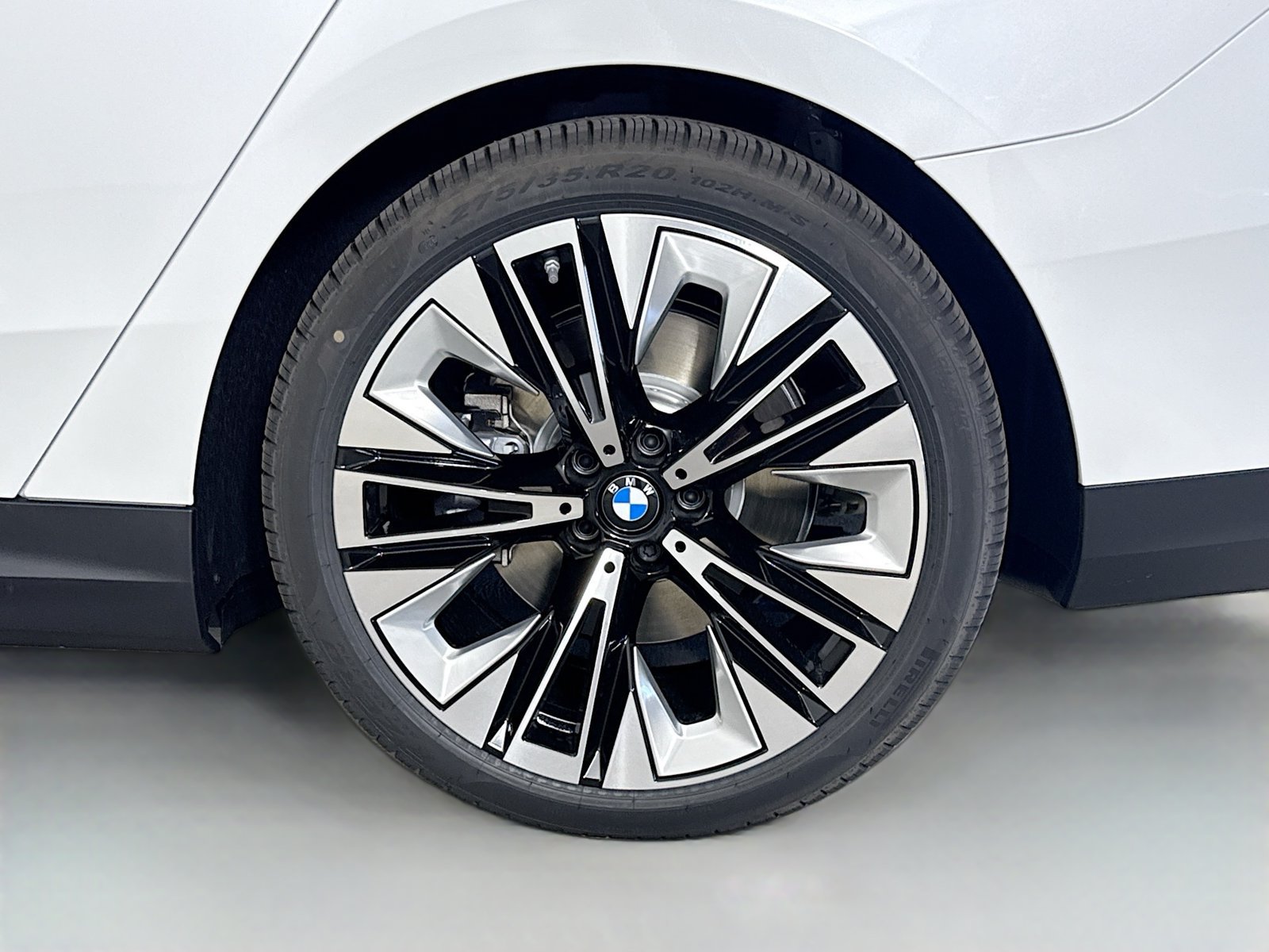 New 2027 BMW i5 eDrive40 RWD image 33
