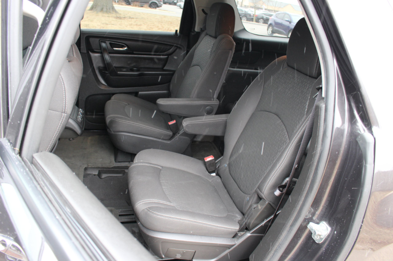 Used 2015 GMC Acadia SLE image 30