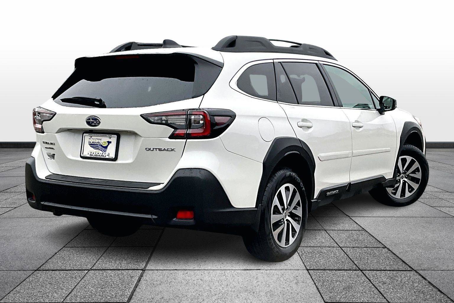 Used 2025 Subaru Outback Premium image 13