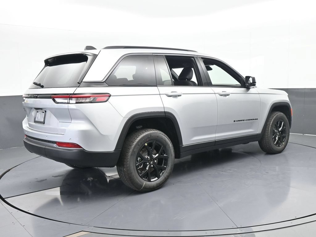 New 2026 Jeep Grand Cherokee Altitude RWD image 6