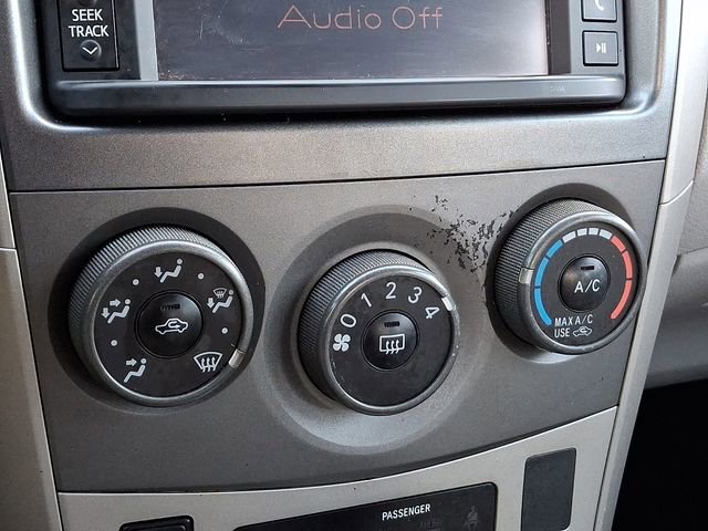 Used 2013 Toyota Corolla LE FWD image 16