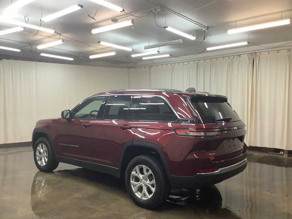 Used 2023 Jeep Grand Cherokee Limited image 9