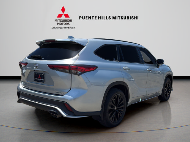 Used 2023 Toyota Highlander XSE AWD/4WD image 5