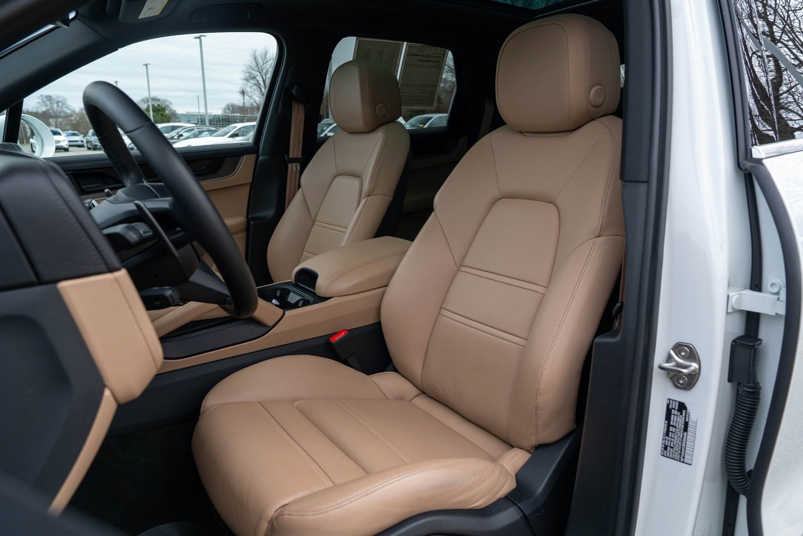 Certified 2024 Porsche Cayenne image 5