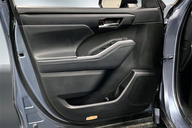 Used 2022 Toyota Highlander XLE image 21