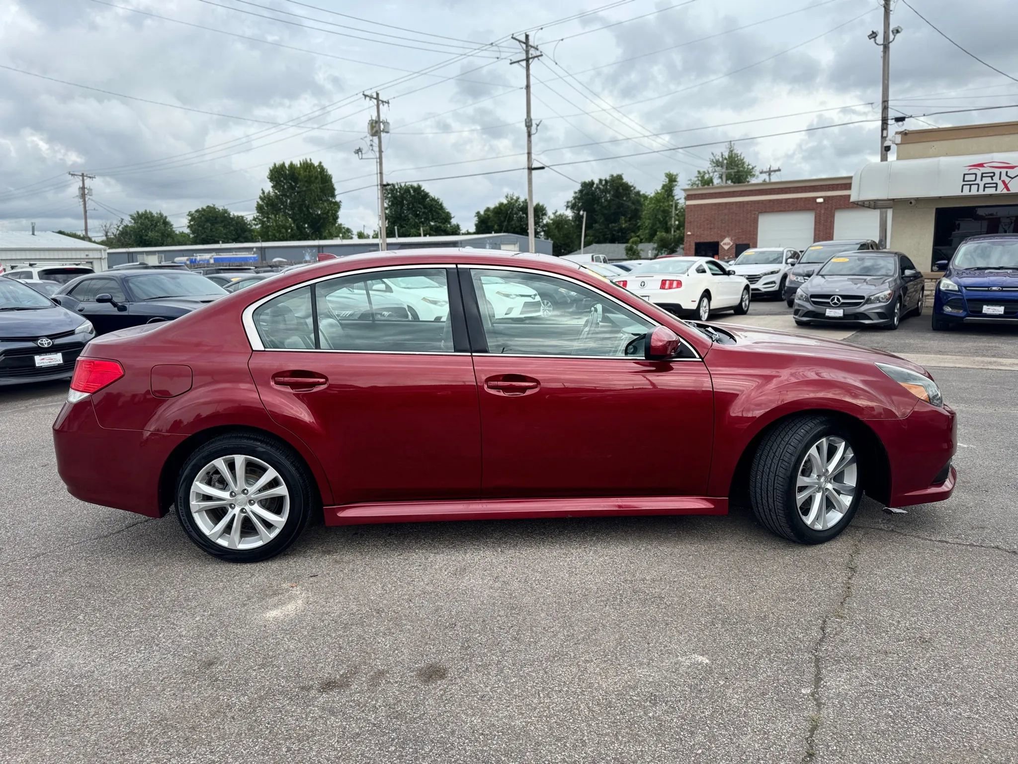 Used 2013 Subaru Legacy 2.5i Limited AWD/4WD image 2