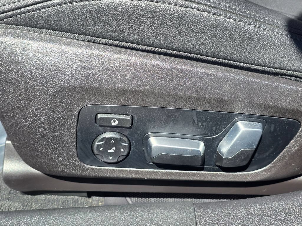 Used 2021 BMW 330e w/ Convenience Package RWD image 21