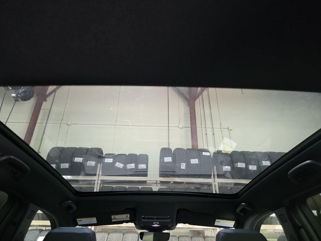 New 2025 Land Rover Discovery Sport Dynamic SE image 27